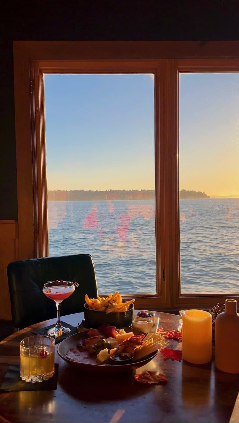 The Edgewater Hotel still 5